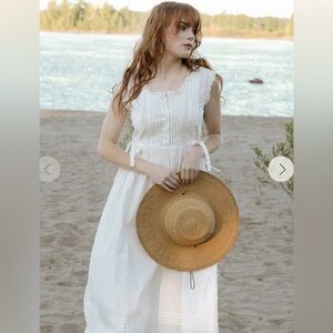 Atèlette Dashwood Dress in White Size 32 / XS